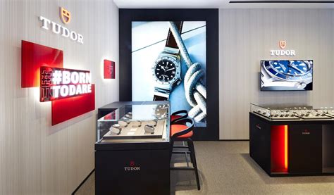 Tudor Opens Boutique At ION Orchard 